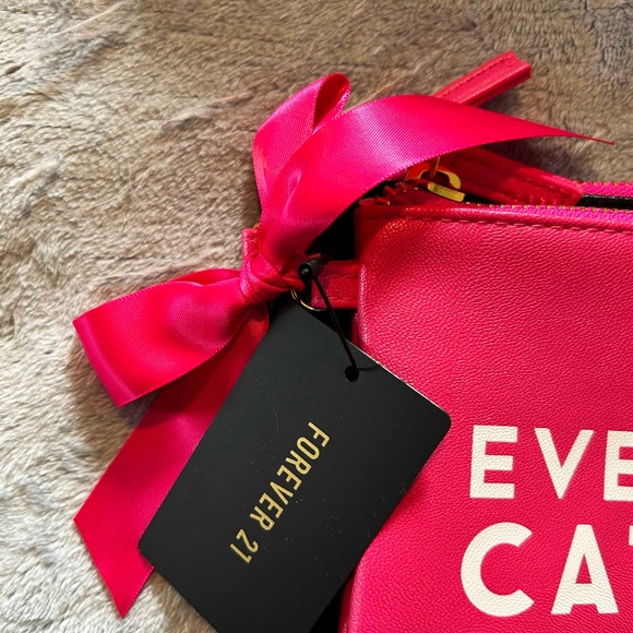 MAKEUP BAGS, SET OF TWO, "EVERYDAY IS CATURDAY" & OTHER ONE IS CAT FACES ON BLAC - Picture 5 of 6